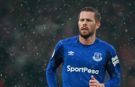 电子竞技-穆古鲁扎回归赛场，势不可挡首场状态亮眼，阿森纳观众沸腾！